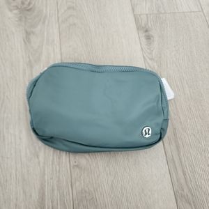 NEW Lululemon Everywhere Belt Bag TEAL